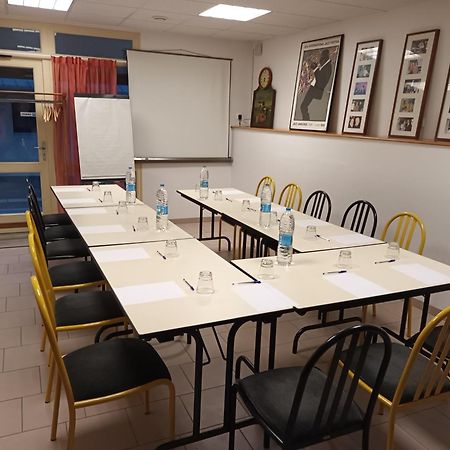Logis Hotel - Les Paturelles Avesnelles Esterno foto