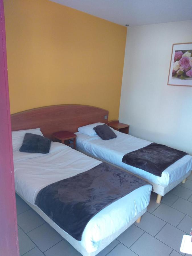 Logis Hotel - Les Paturelles Avesnelles Esterno foto