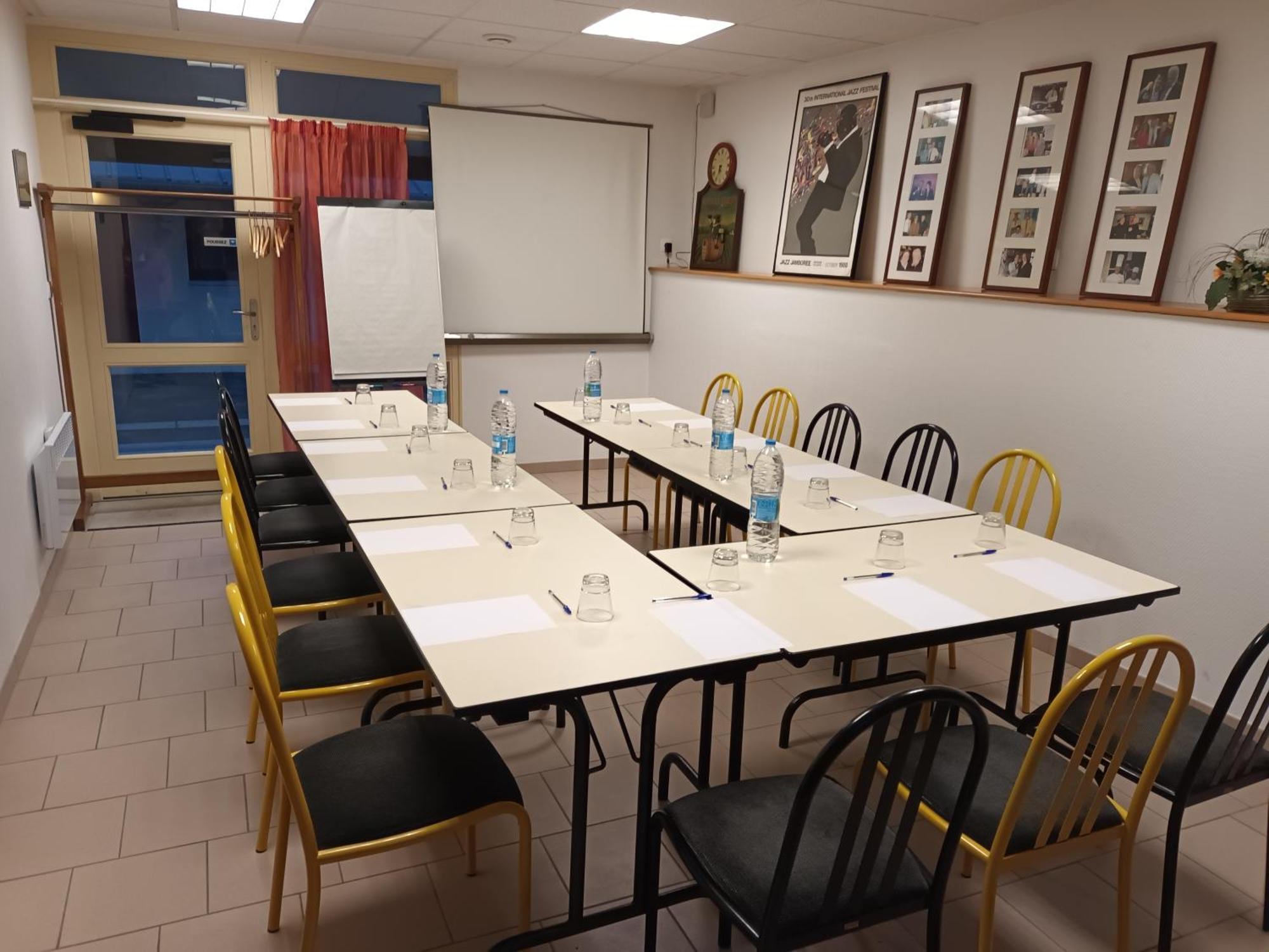 Logis Hotel - Les Paturelles Avesnelles Esterno foto