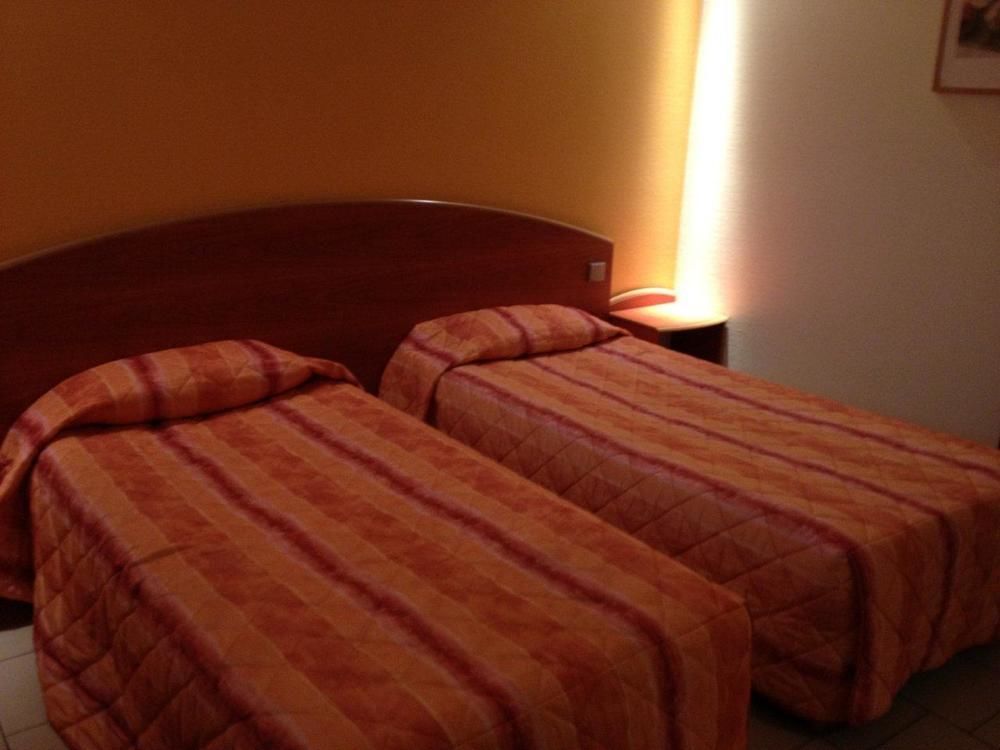 Logis Hotel - Les Paturelles Avesnelles Esterno foto